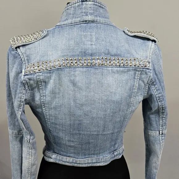 🐢 GUESS Studded Denim Jacket. XS Great Condition!