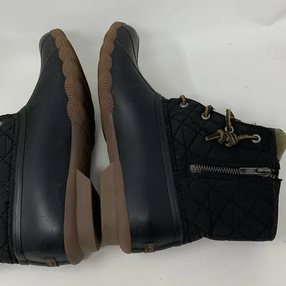 AUTHENTIC GREAT USED CONDITION SPERRY Women's Saltwater Quilted Duck Boot