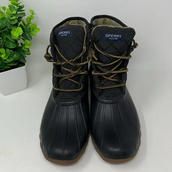 AUTHENTIC GREAT USED CONDITION SPERRY Women's Saltwater Quilted Duck Boot