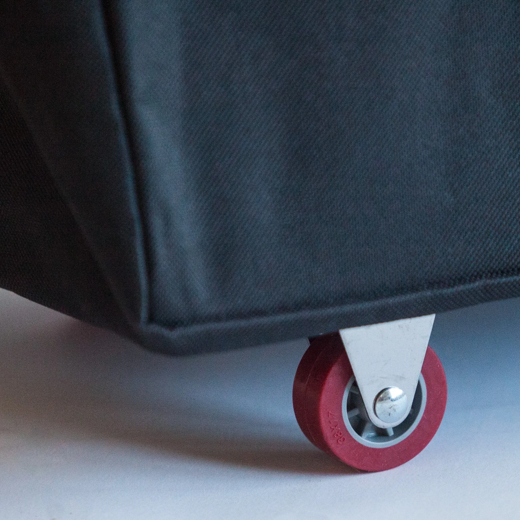 Carrying Case With Wheels - Fits 28" - 30" Tables