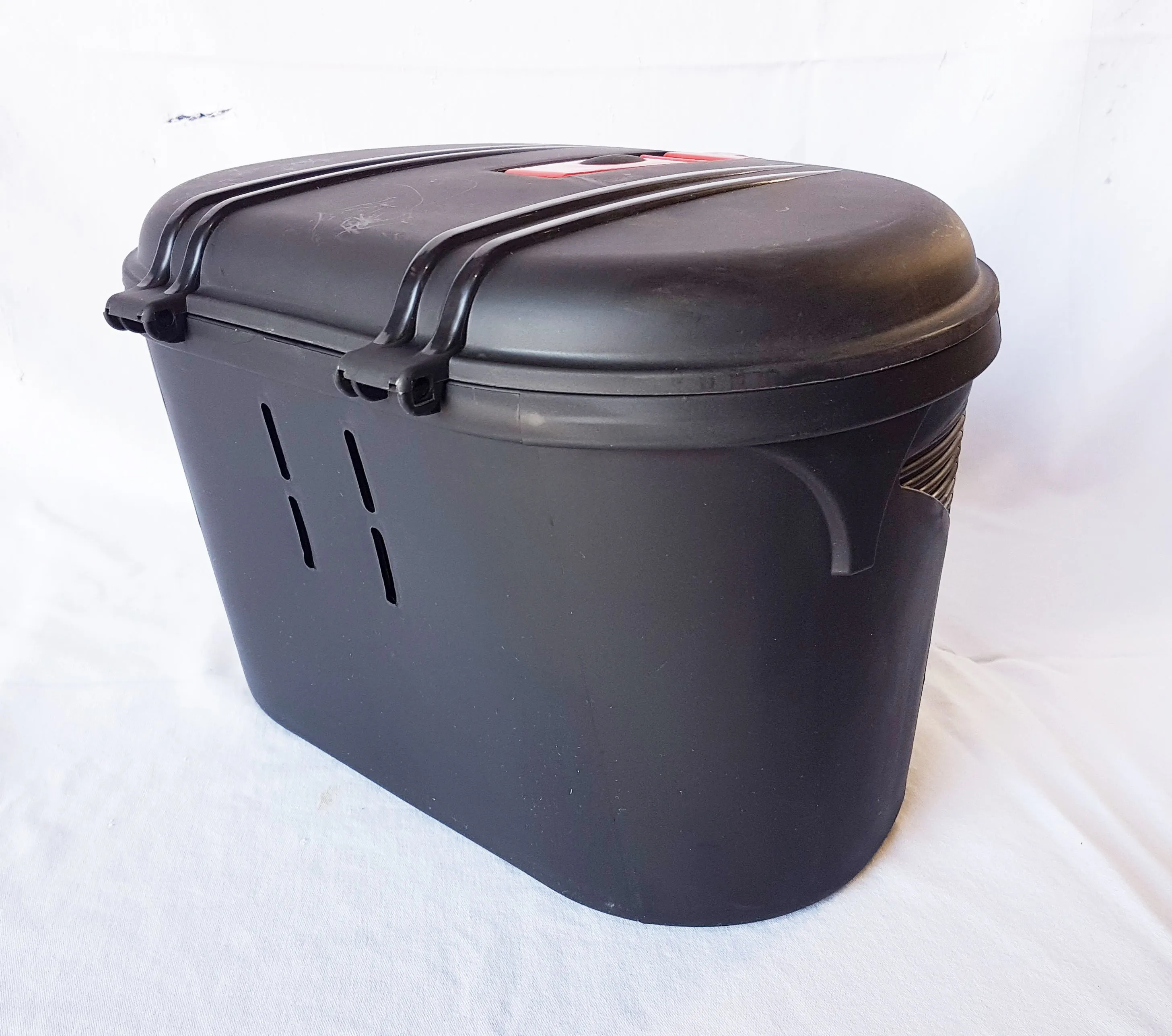 FBS02 LOCKING FRONT CARRY BASKET HARD SHELL PLASTIC FOR MOBILITY SCOOTER