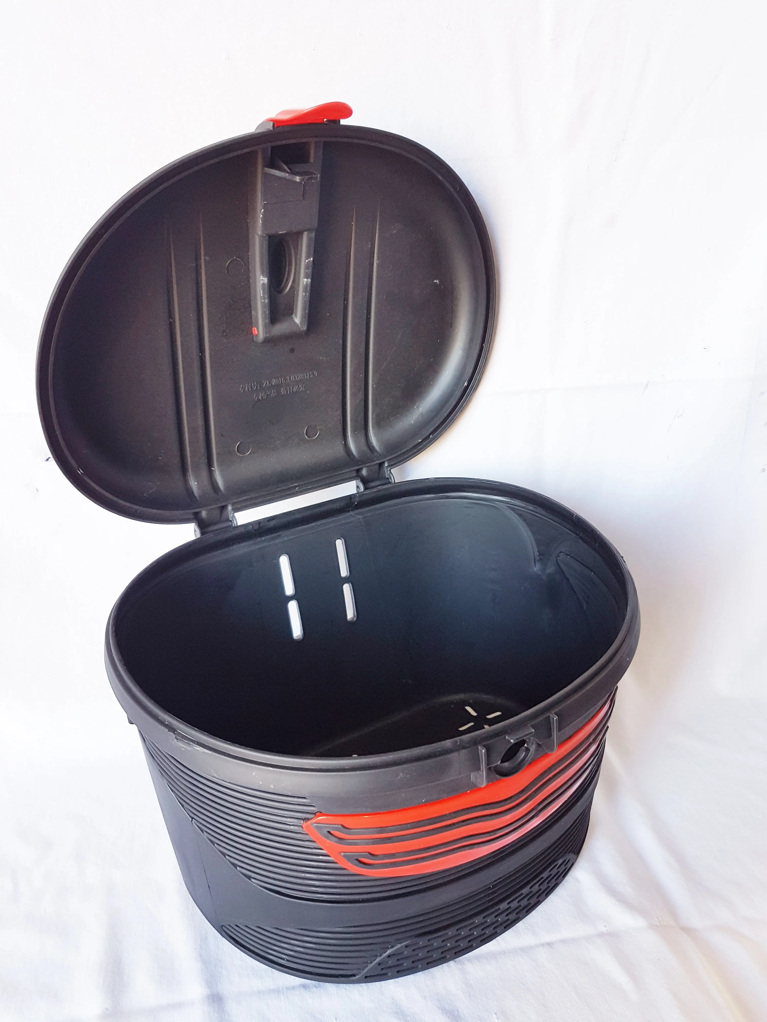 FBS02 LOCKING FRONT CARRY BASKET HARD SHELL PLASTIC FOR MOBILITY SCOOTER
