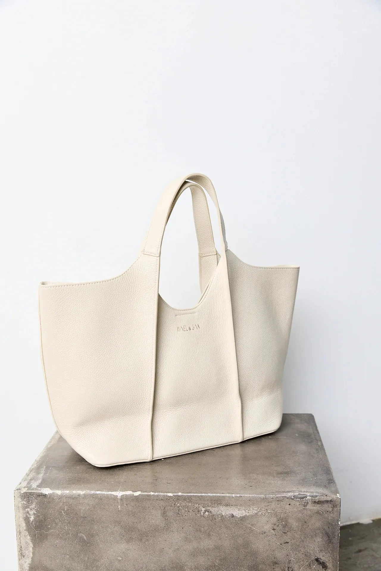 Hael & Jax | James Bag