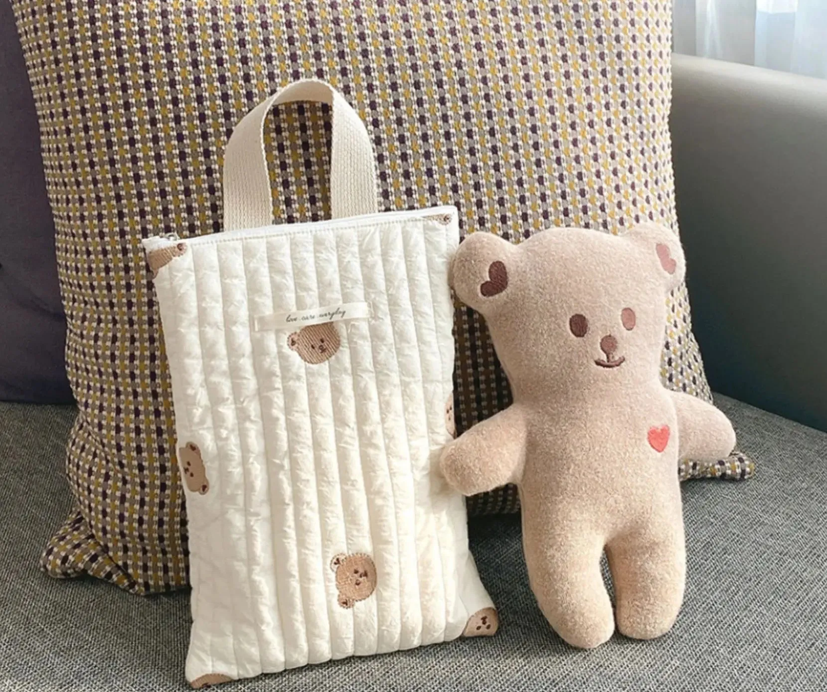 Kawaii Bear Embroidered Baby Diaper Bag 🐻💕 | Stylish Quilted Mummy Messenger Bag for Newborn Care & Stroller Storage 🌈✨