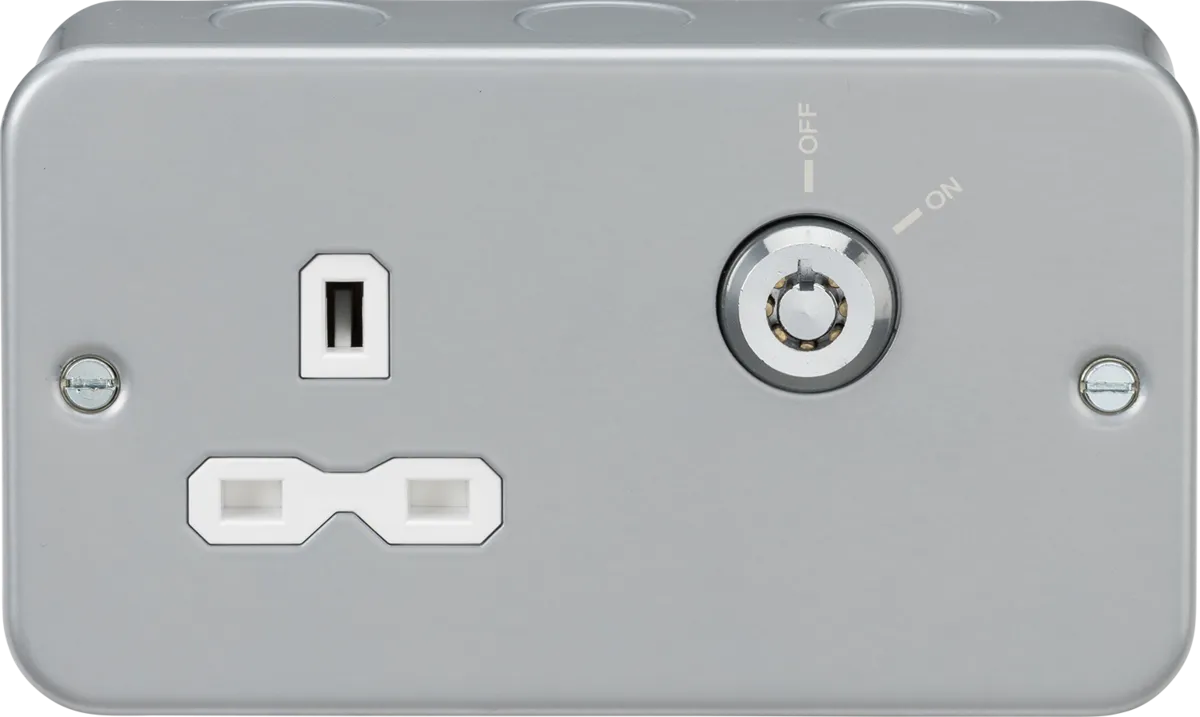 Knightsbridge MR9LOCK Metal Clad 13A 1G DP Lockable Socket