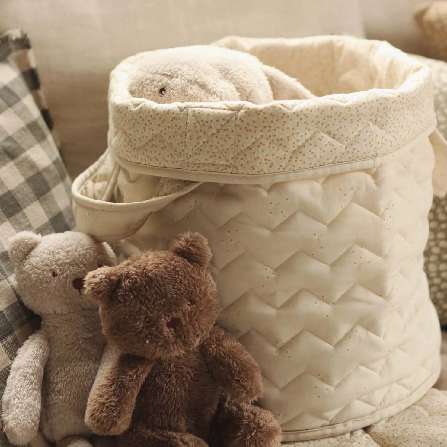 Large Quilted Reversible Storage Basket (Wild Chamomile)