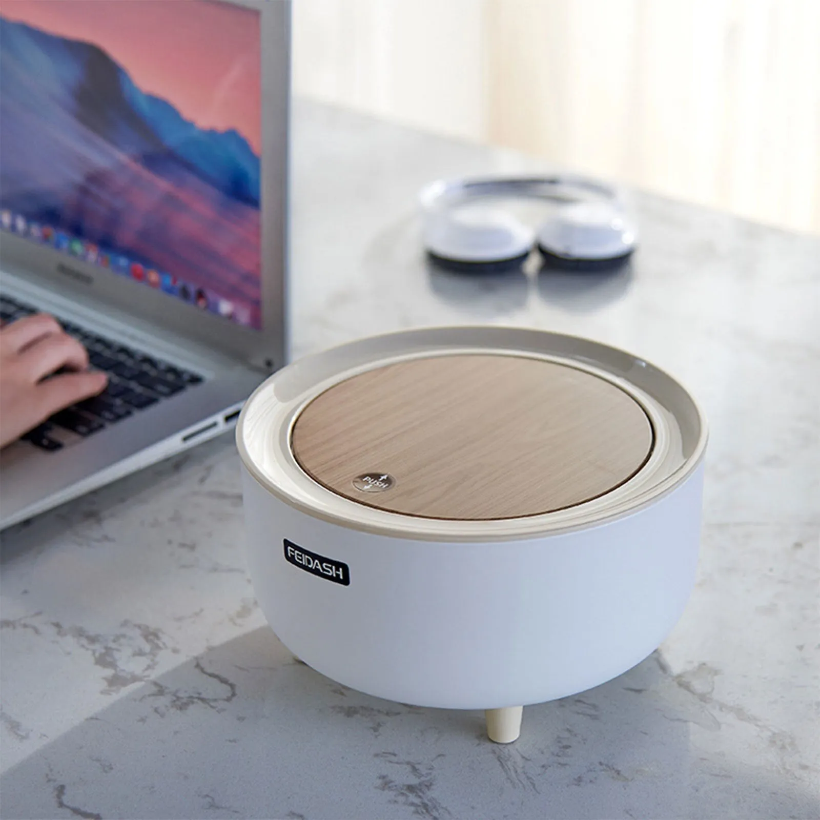 Modern Desktop Mini Trash Can