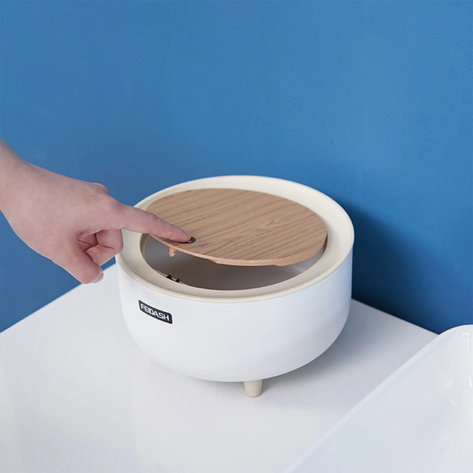 Modern Desktop Mini Trash Can