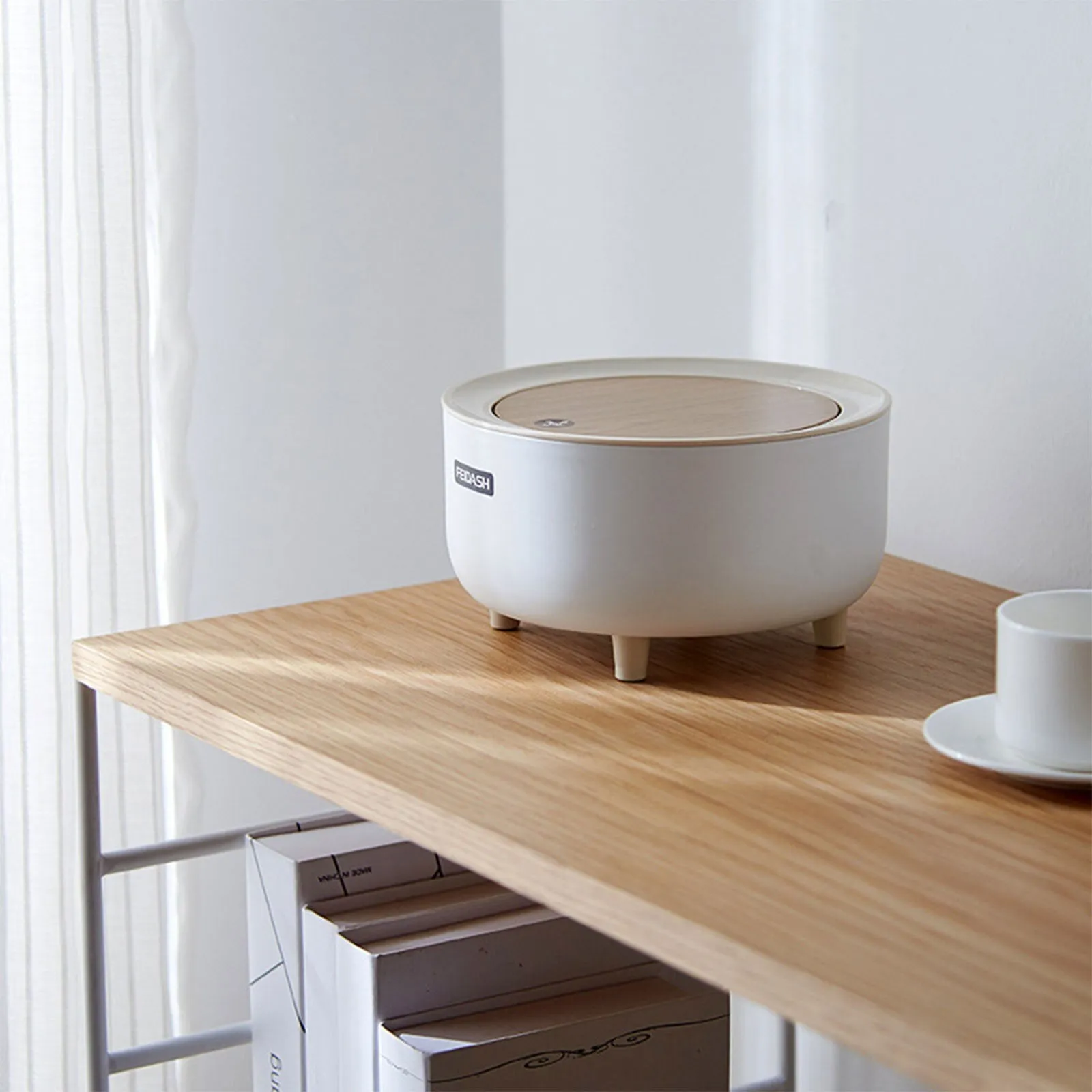 Modern Desktop Mini Trash Can