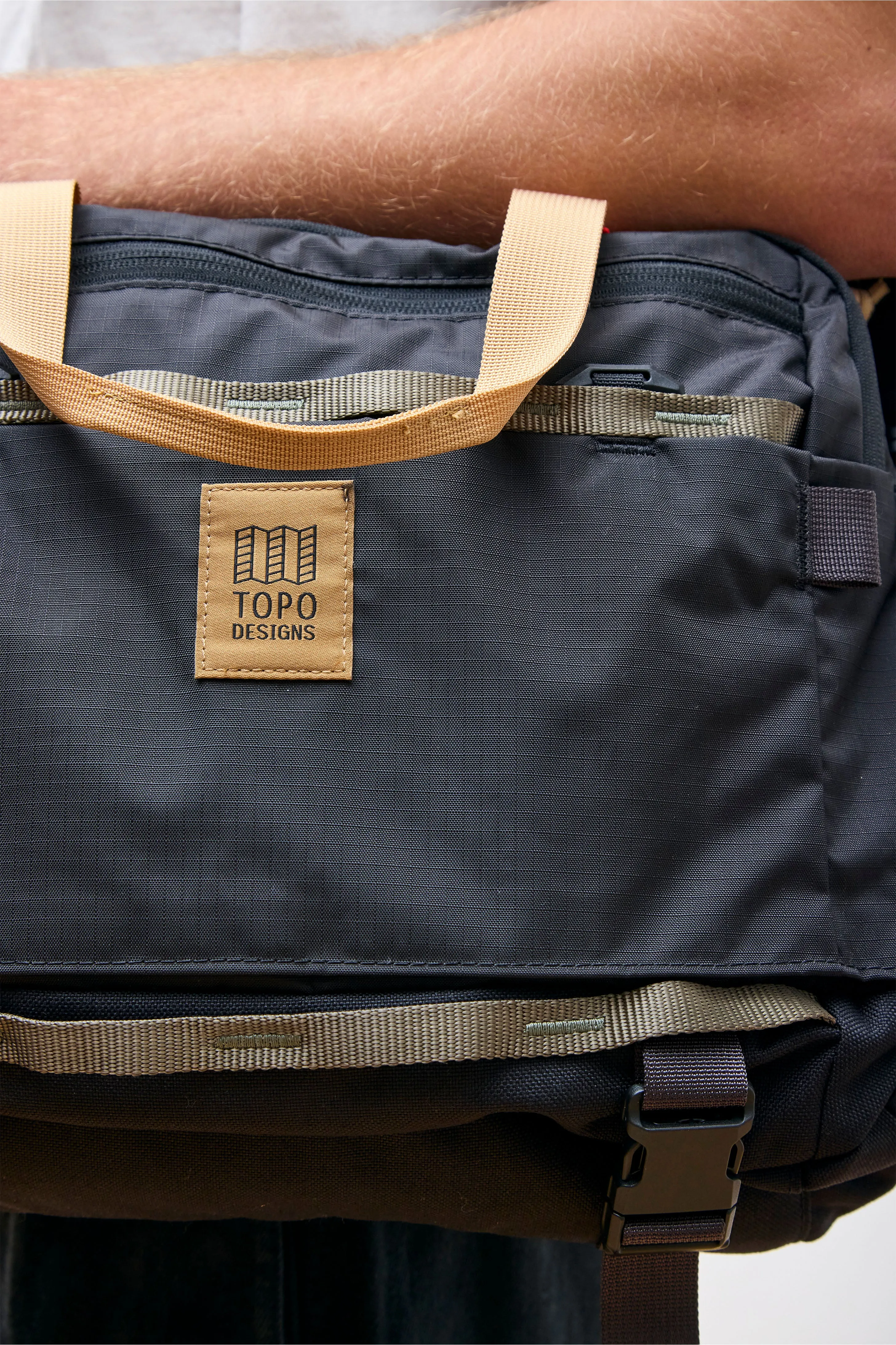 Mountain Cross Bag Black/Neutral