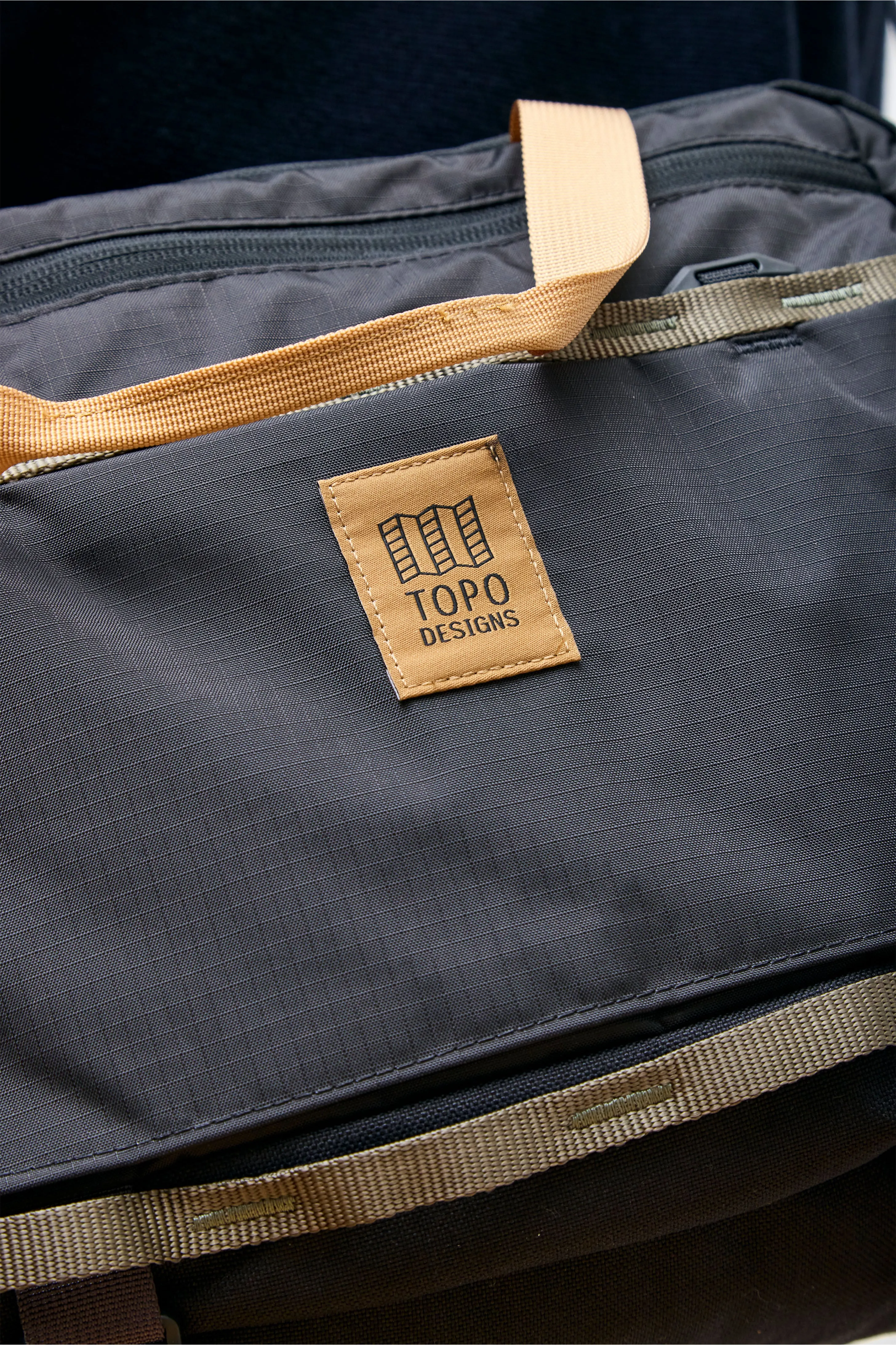 Mountain Cross Bag Black/Neutral