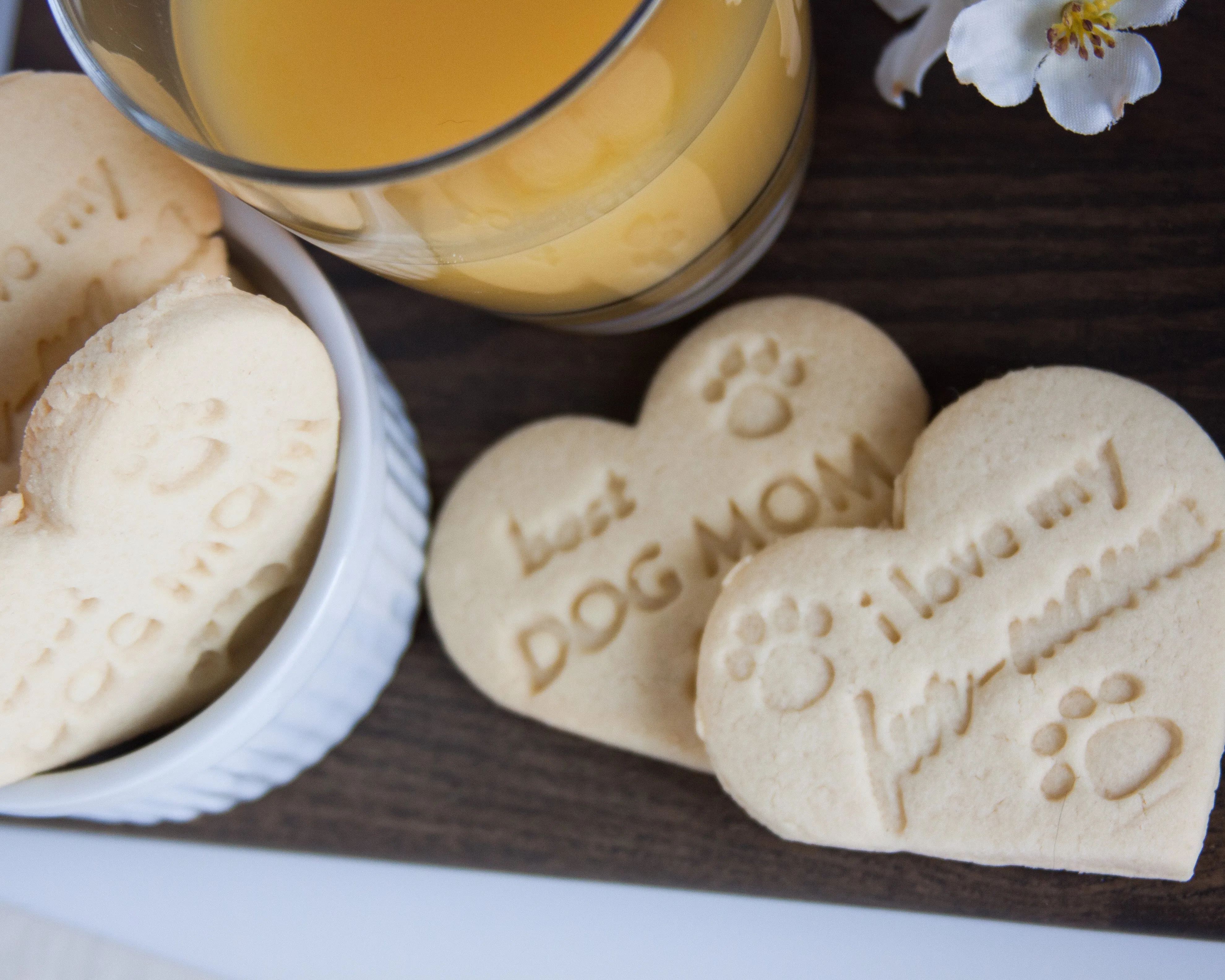 "Best Dog Mom" Heart Shaped Cookie Cutter