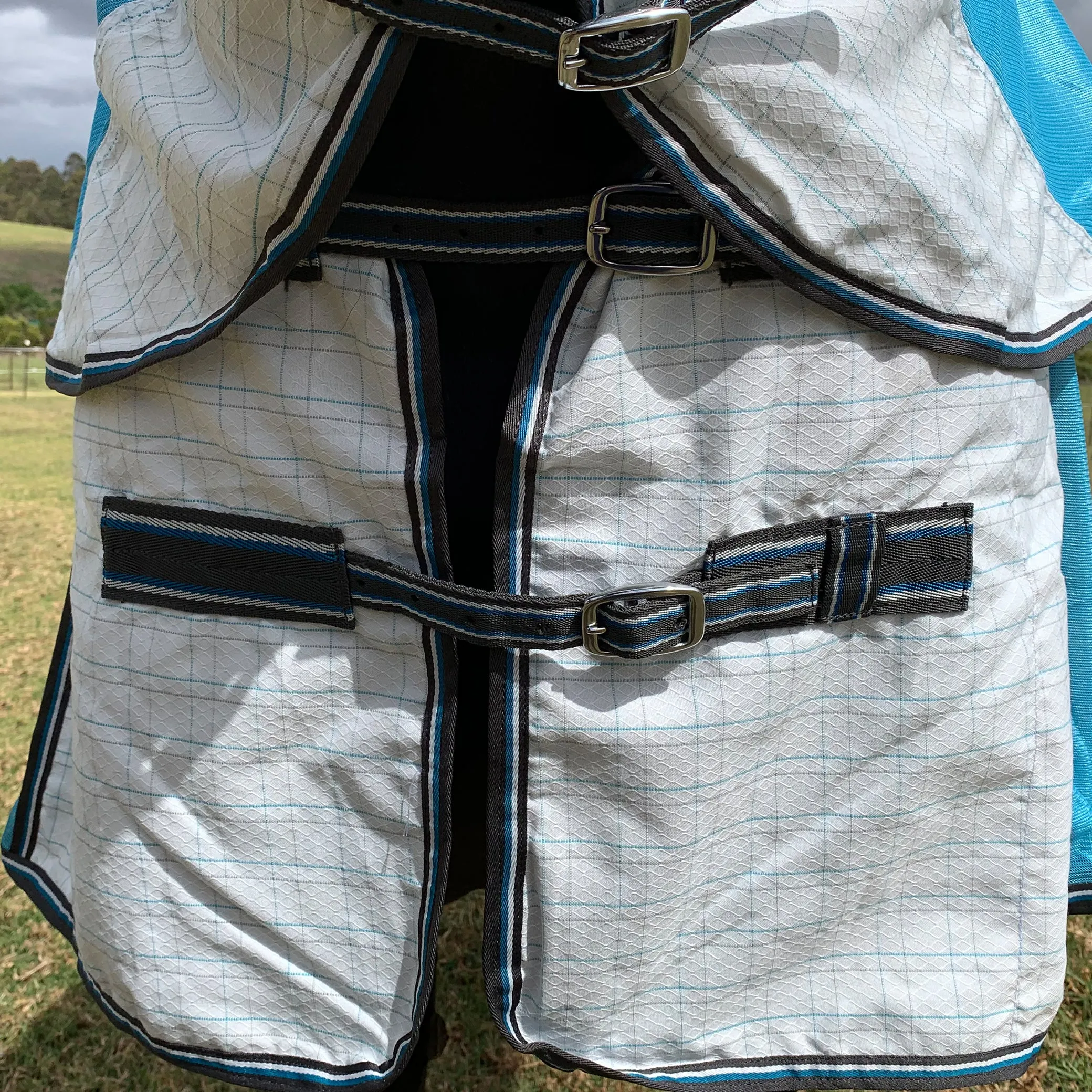 Showcraft Diamond Mesh Combo White with Blue Old Style