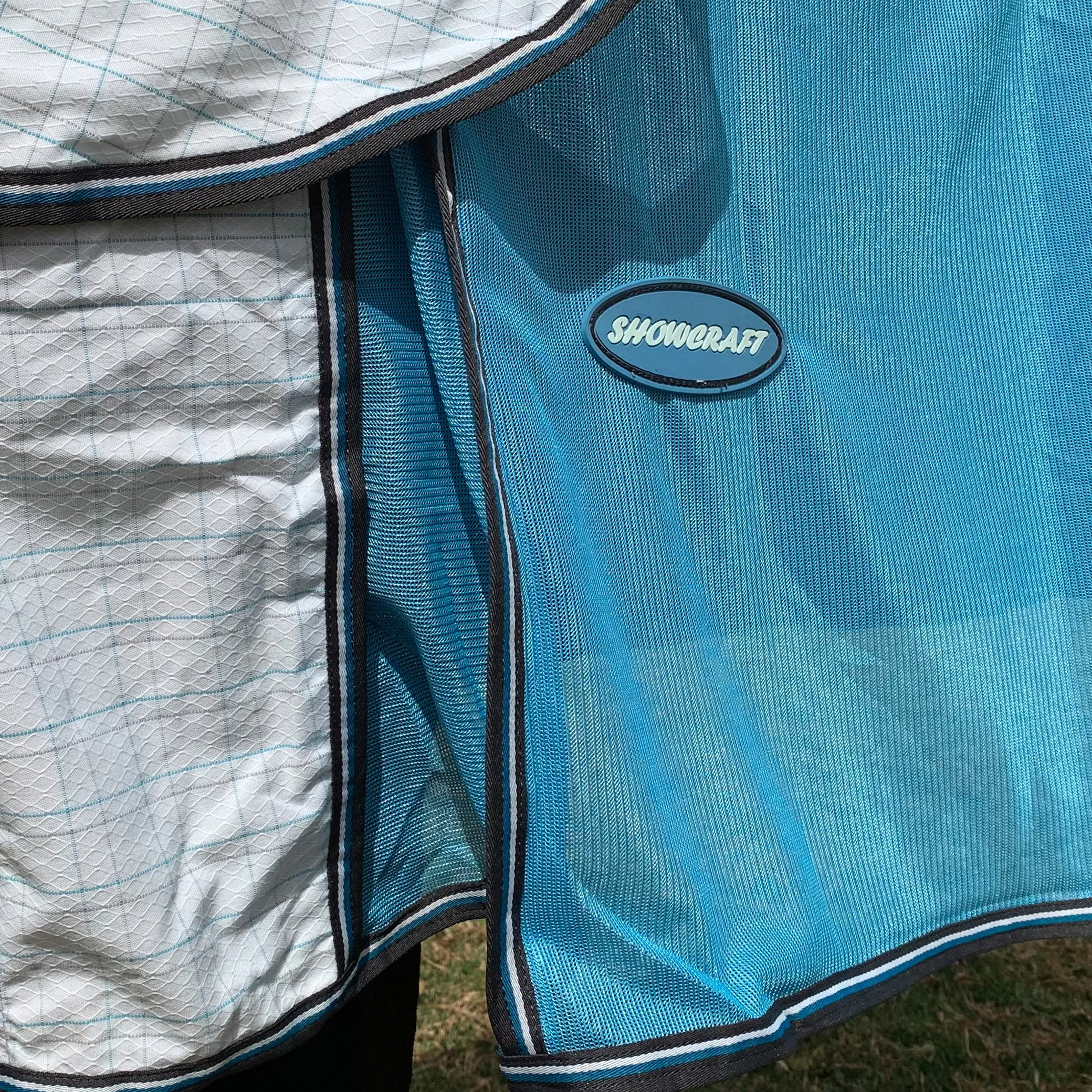 Showcraft Diamond Mesh Combo White with Blue Old Style