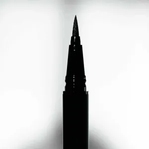 SIDE CHICK | EYELASH EXTENSION SAFE LIQUID EYELINER