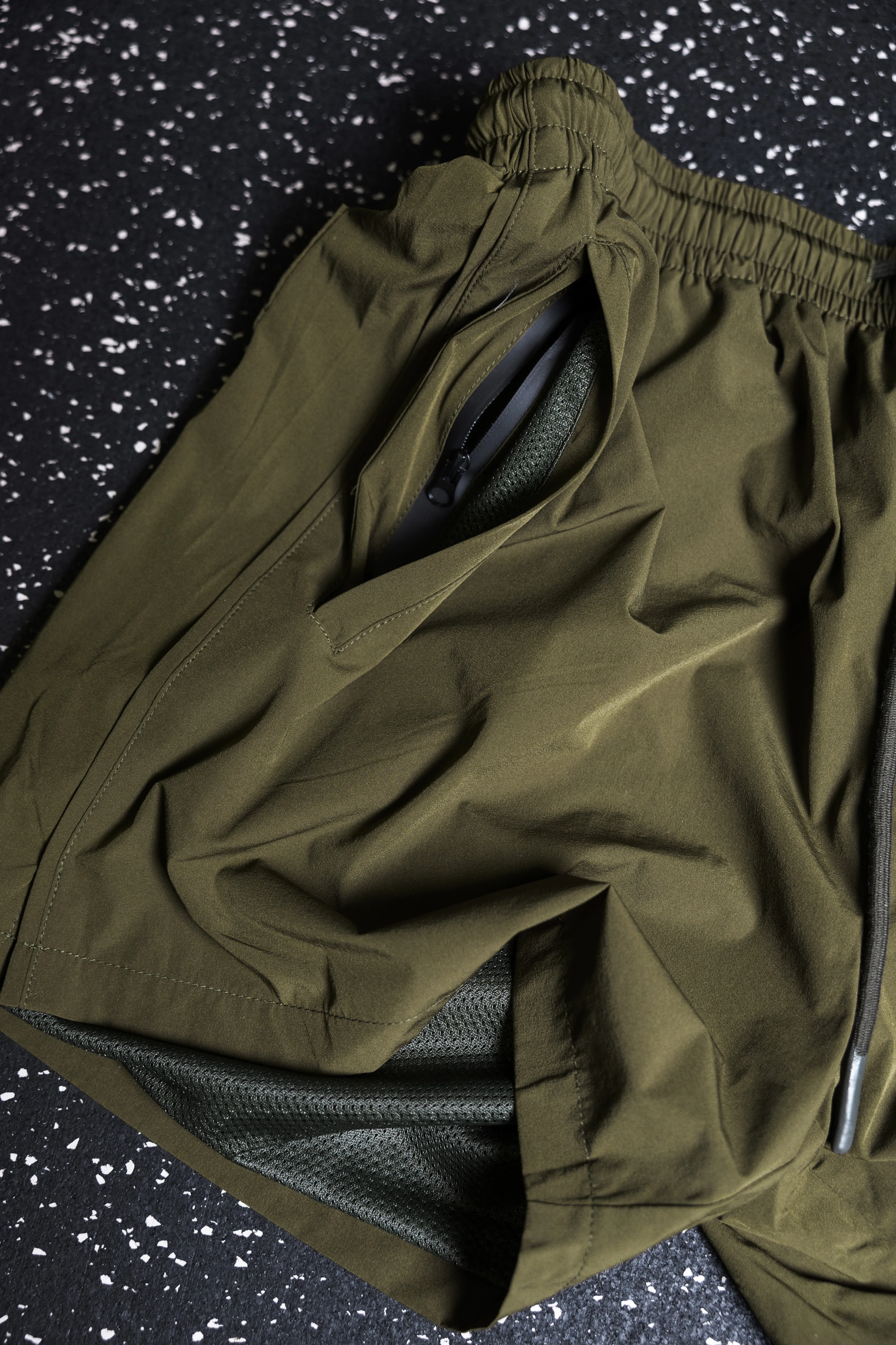 Signature Shorts - Olive Green
