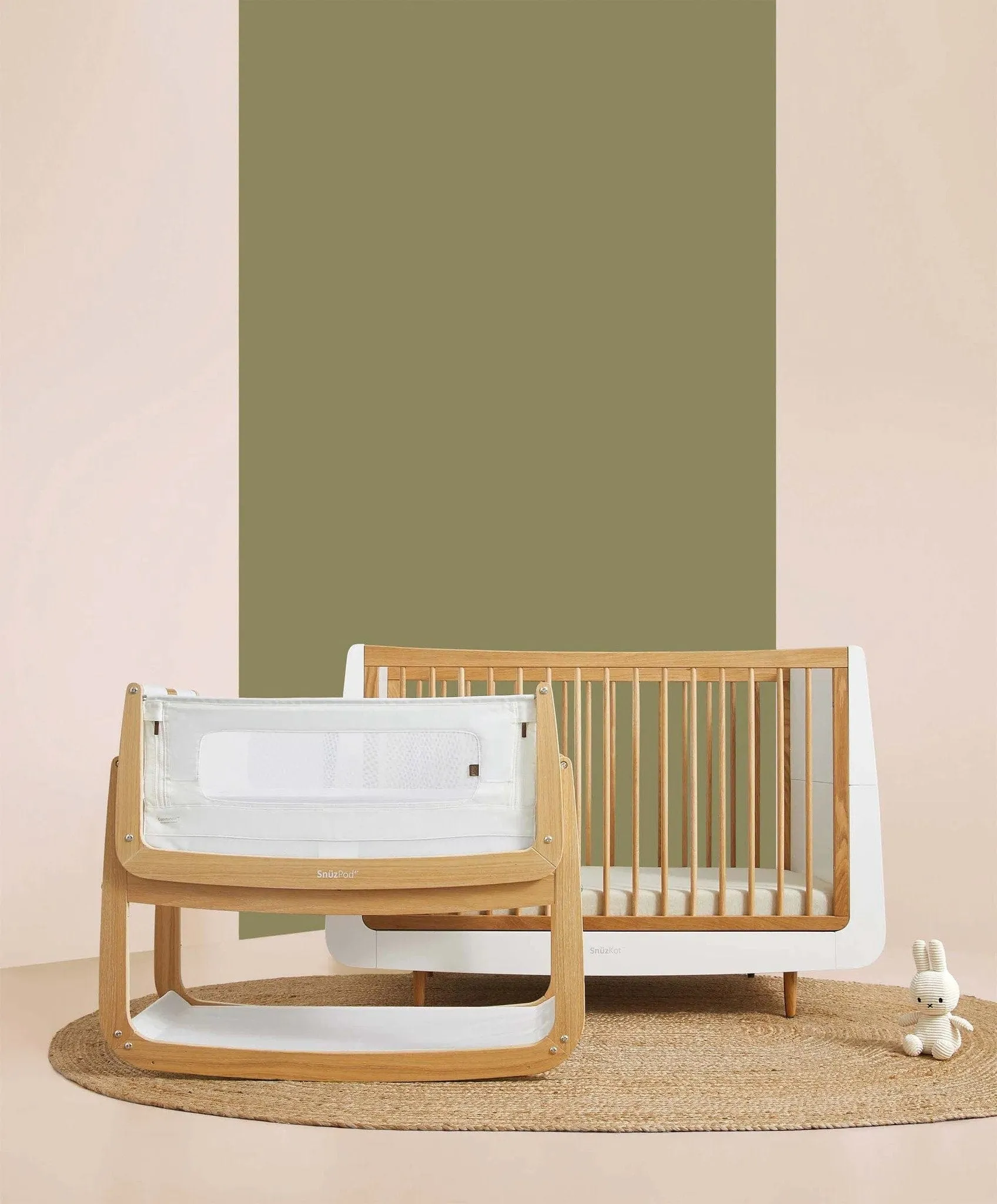 SnuzPod 4 Bedside Crib - The Natural Edit Oak