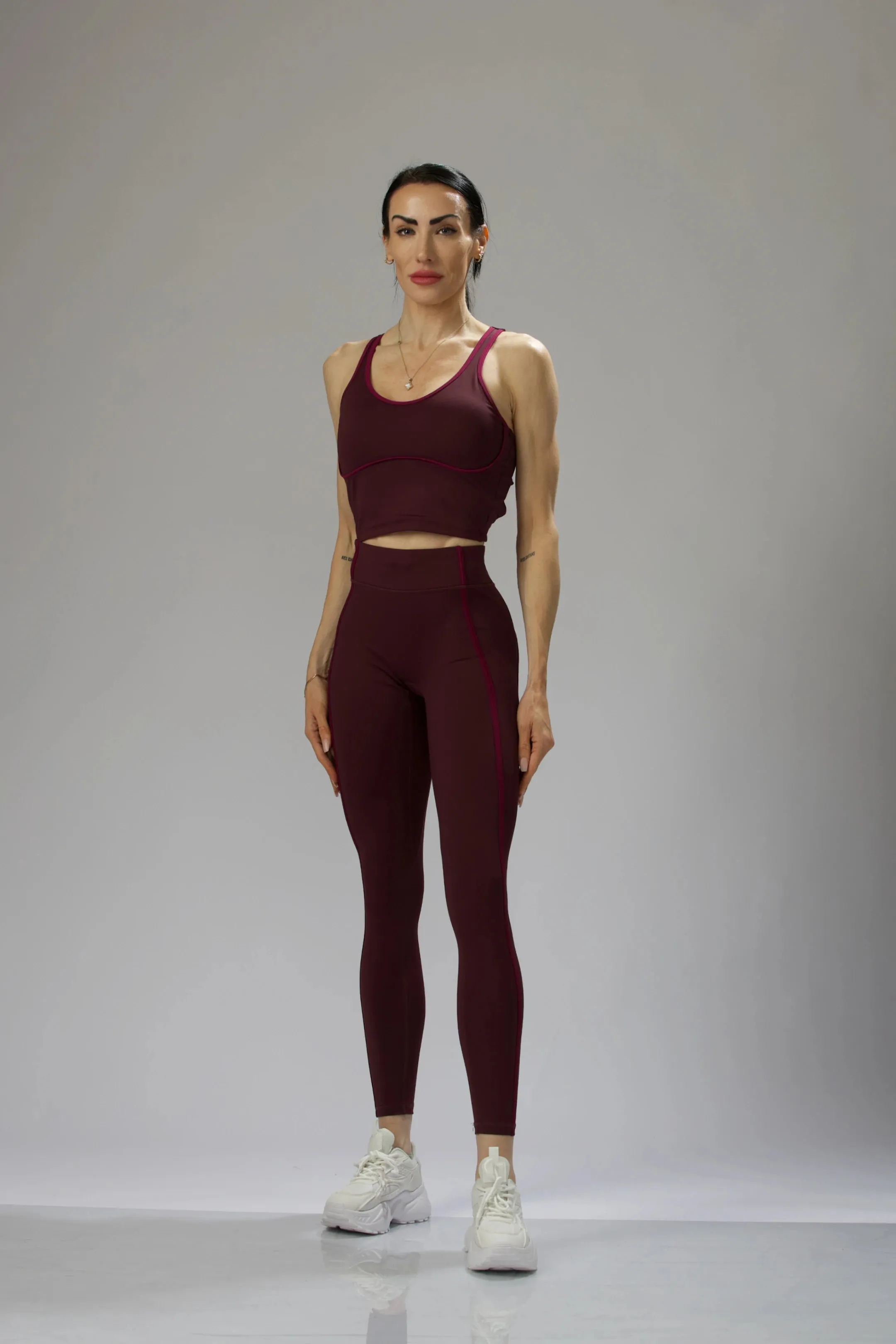 Strappy Crisscross Back Sports Bra   Piping Detail