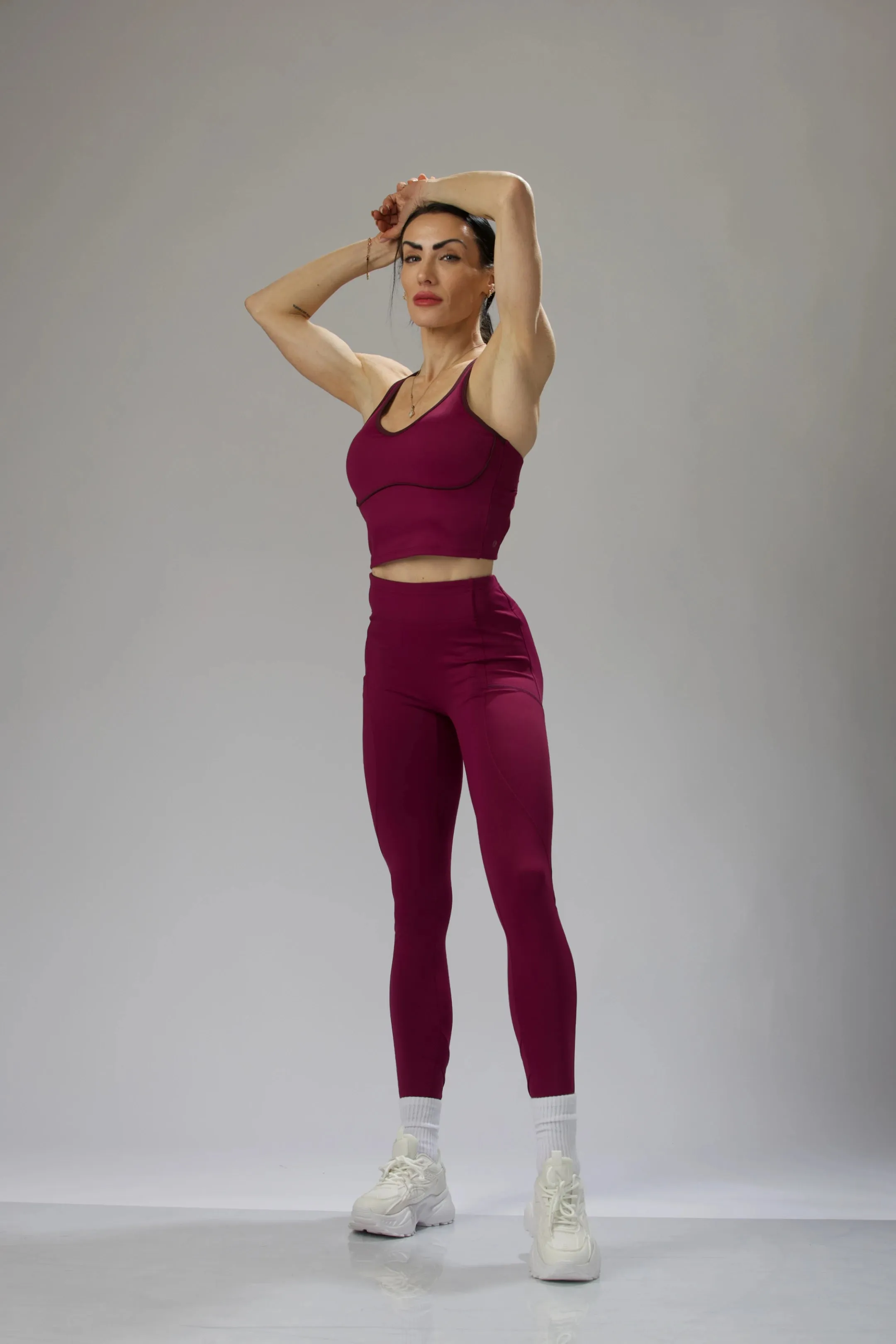 Strappy Crisscross Back Sports Bra   Piping Detail
