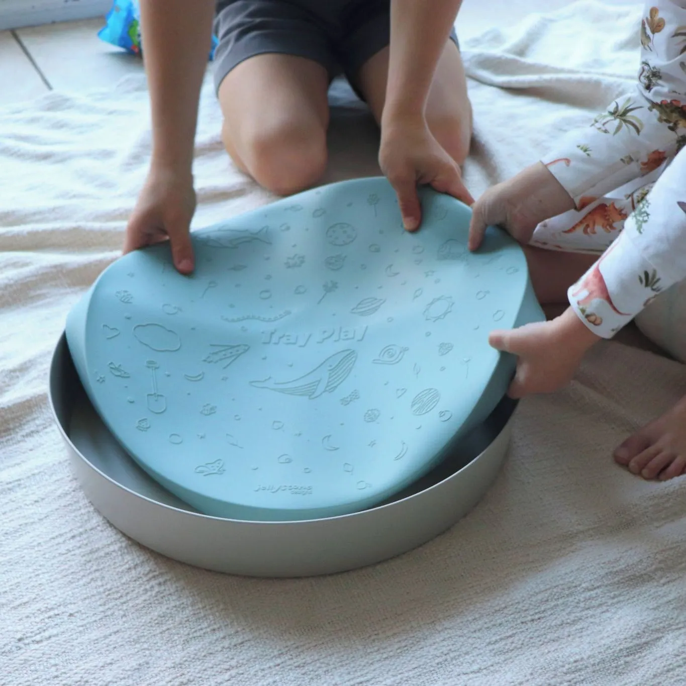 Tray Play