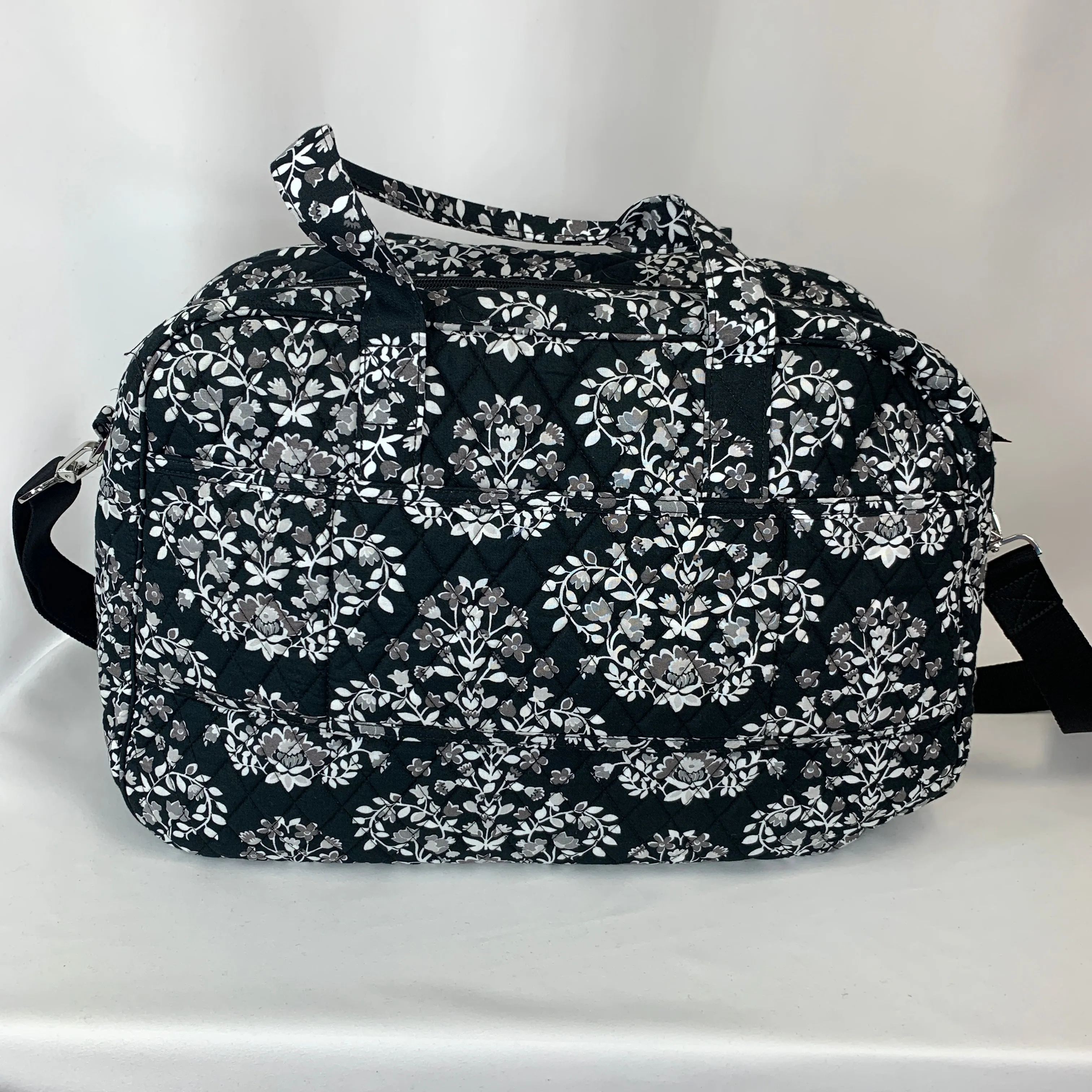Vera Bradley Medium Traveler Bag in Chandelier Noir