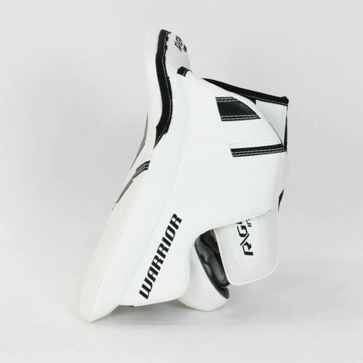 Warrior Ritual G4 Intermediate Goalie Blocker - Demo B