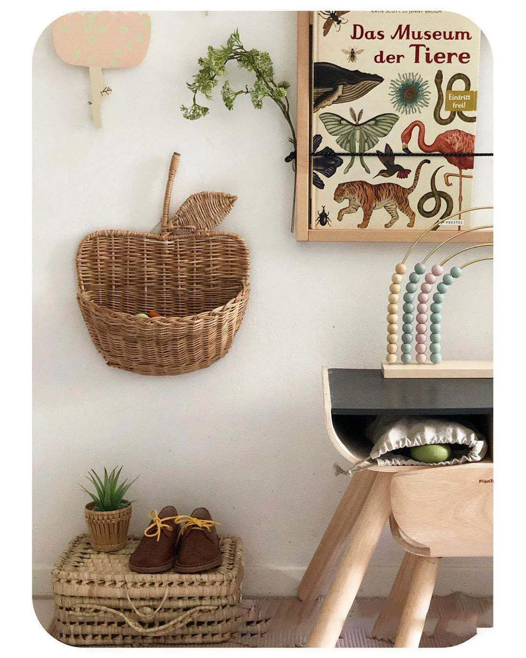 Woven storage basket